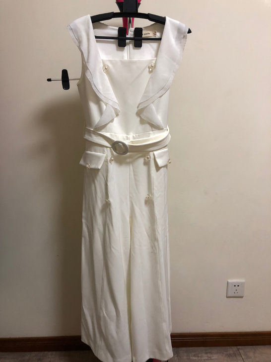 白色连体裤s码，全新