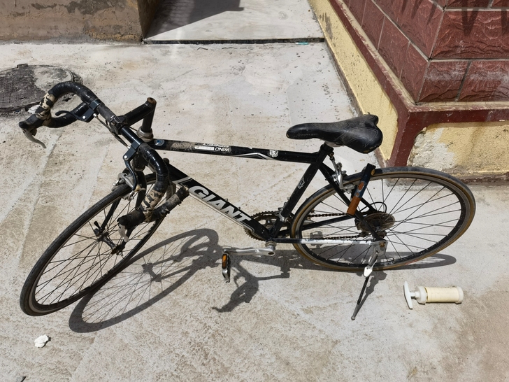 捷安特公路自行车，买了有十年了，骑了三年闲...