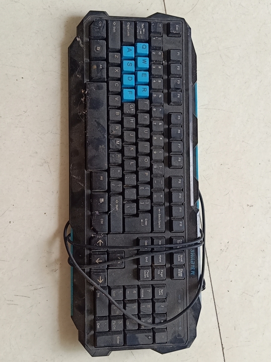 电脑不玩了，很喜欢的键盘便宜卖了，