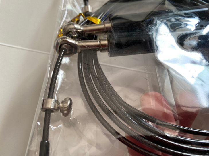 钢丝跳绳铝合金手柄跳绳万向轴承跳绳考试用