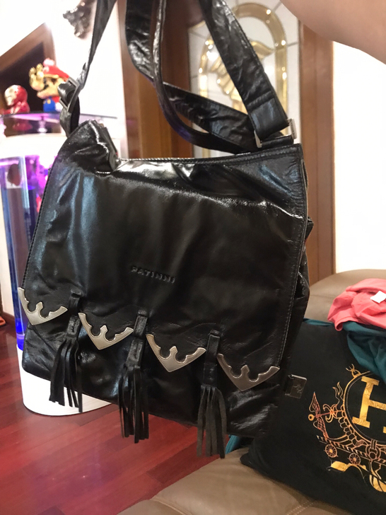 高品真皮背包斜挎包50元