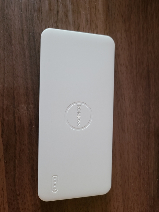 罗马仕充电宝，5000毫安，购自京东，9新...