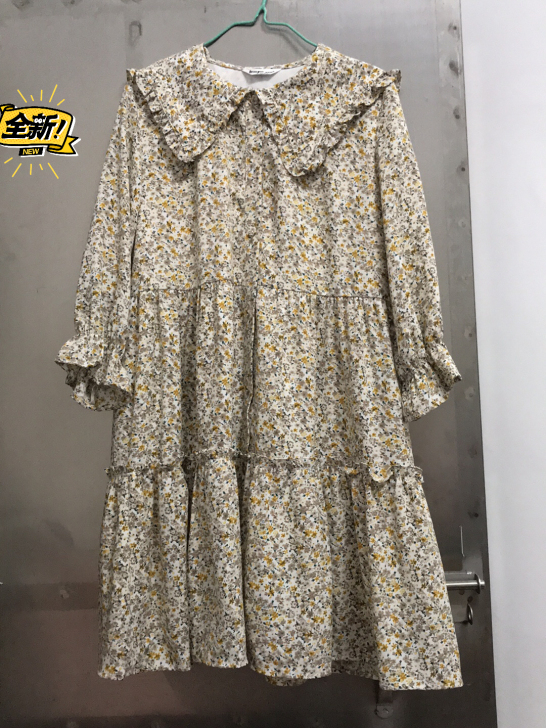 娃娃碎花裙，在爱依服实体店买的，当时是为了...