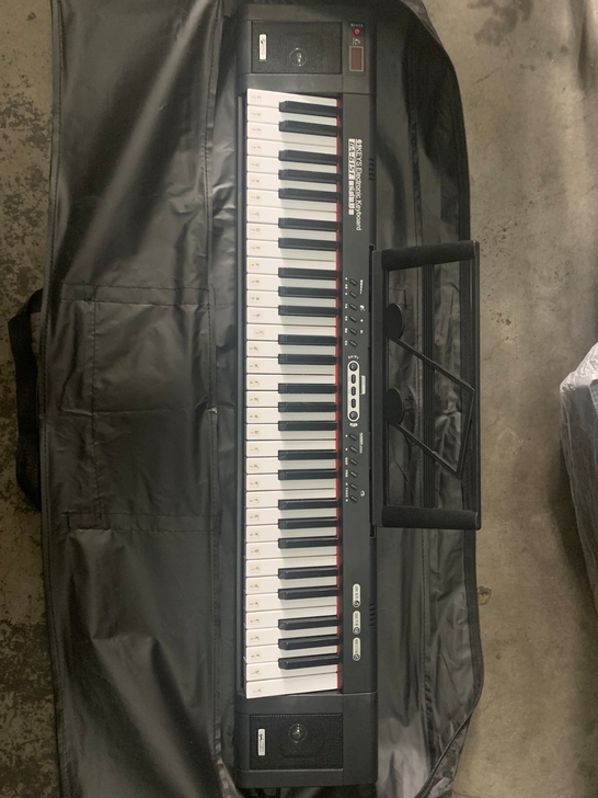 酷音61键电子琴卖出。当时因为一时兴起买了...