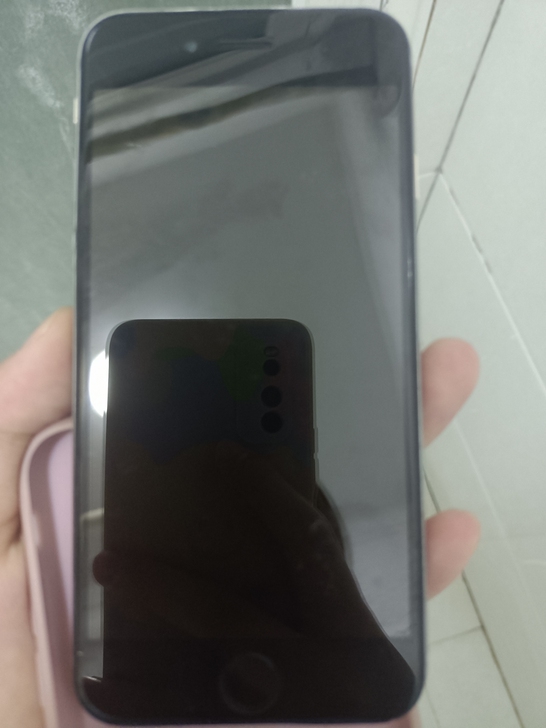 苹果6，16gWIFI机，9.5成新轻微磕...