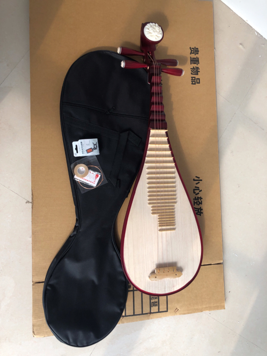 自己一时兴趣买的，自己拿出来瞎弹了几次就闲...