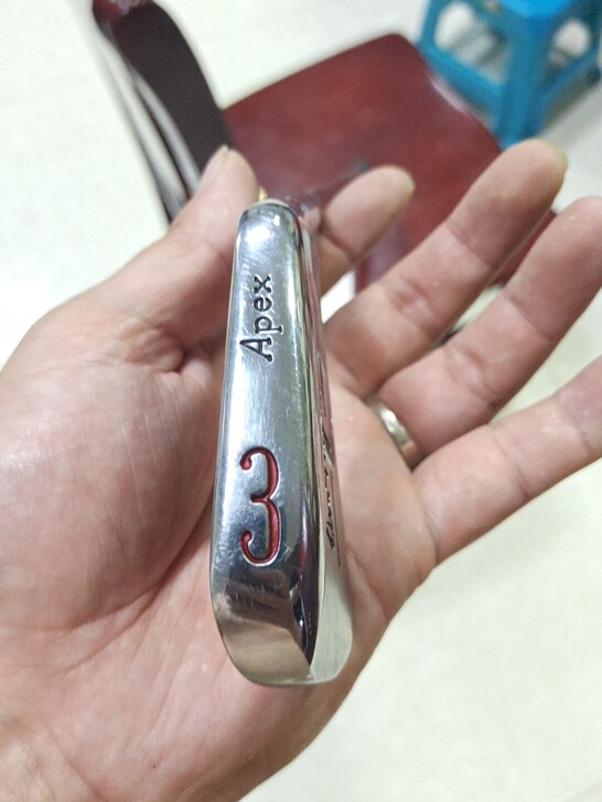 正品高尔夫球杆。挥杆祖师爷本侯根。3号开球...