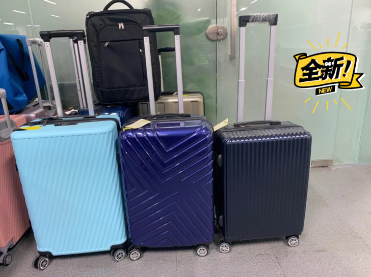 大量拉杆箱样品处理