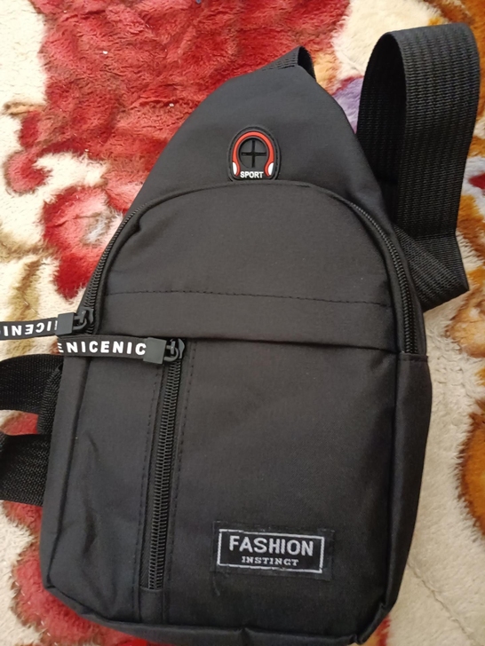 男士胸包休闲运动前包单肩包，买了2个另一个...