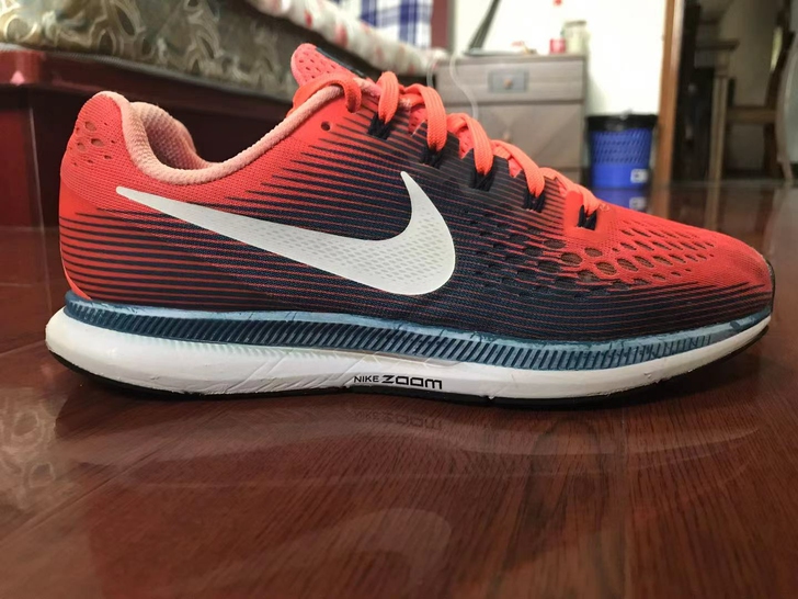 耐克飞马跑鞋40.5码，原价800多，耐克...