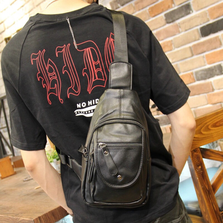 新款胸包男士休闲斜挎包大容量单肩包多口袋