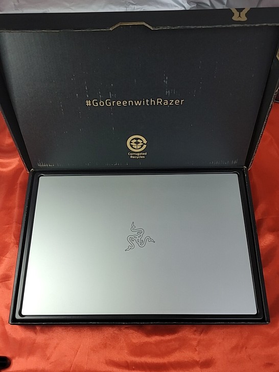 全新雷蛇灵刃银色版i7 9750,RTX2...