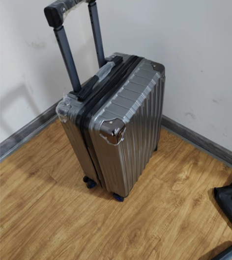 全新登机箱，从来没用过！箱体大概48厘米×...