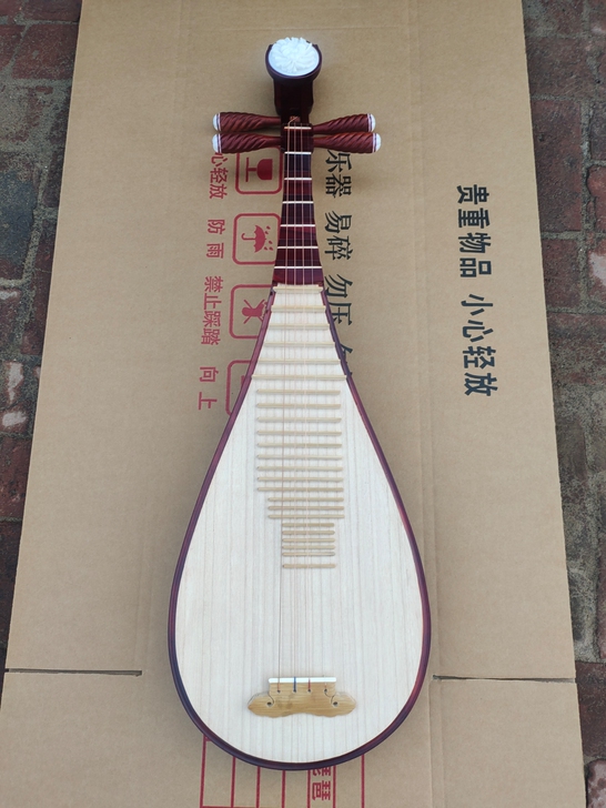 处理一把红花梨木上漆琵琶,红花梨木整块背板...