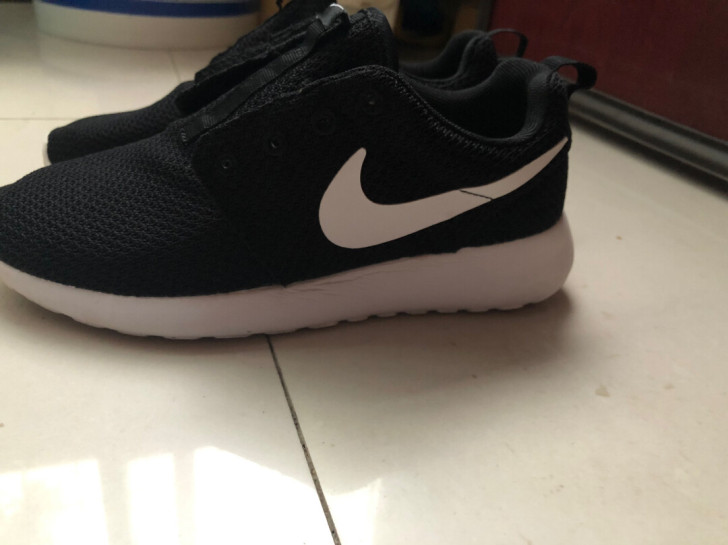 八成新运动鞋,鞋子特别轻,号码:37.5