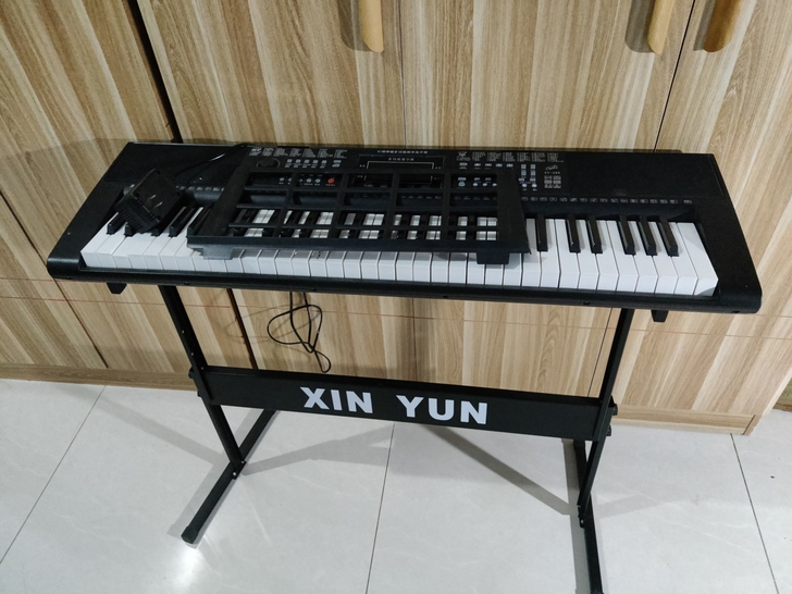 出售电子琴，几乎没用，有需要者联系