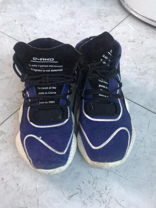 青少年运动鞋 39码