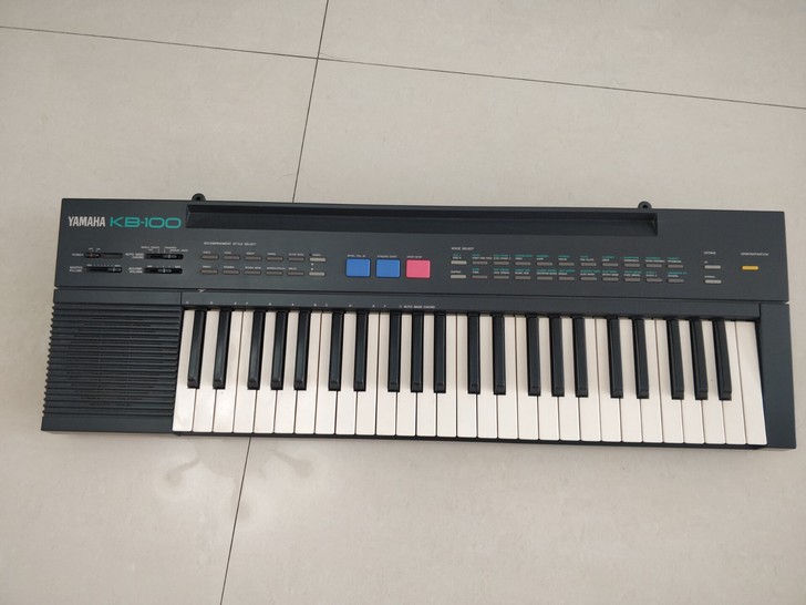 电子琴如图挺新的，没有电源，安电池好用，送...