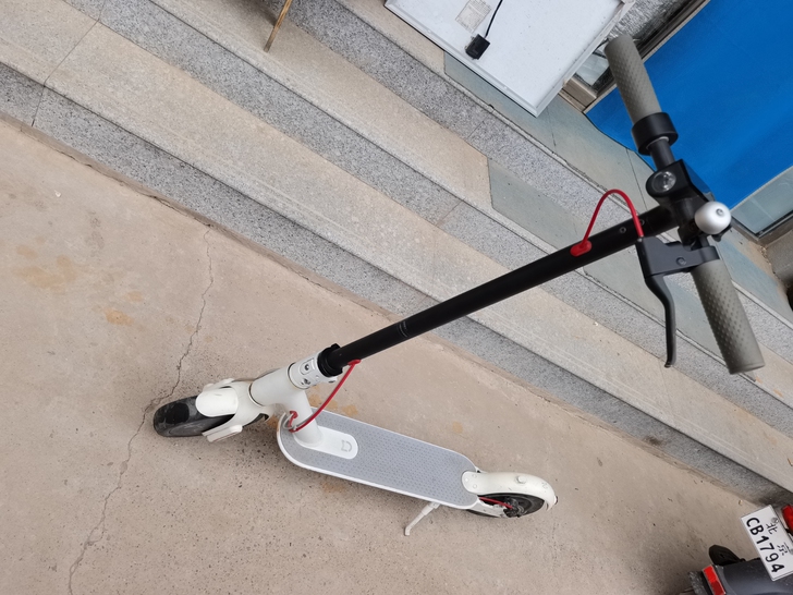 小米电动滑板车 小米米家电动滑板车，九号电...