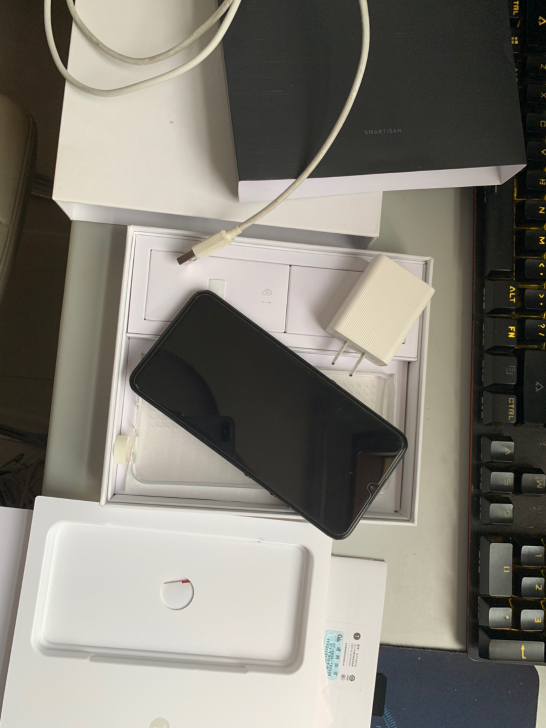 自用手机坚果pro3 8+128 国行...