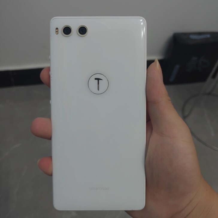 锤子科技 坚果R1纯白色6+128G  自...