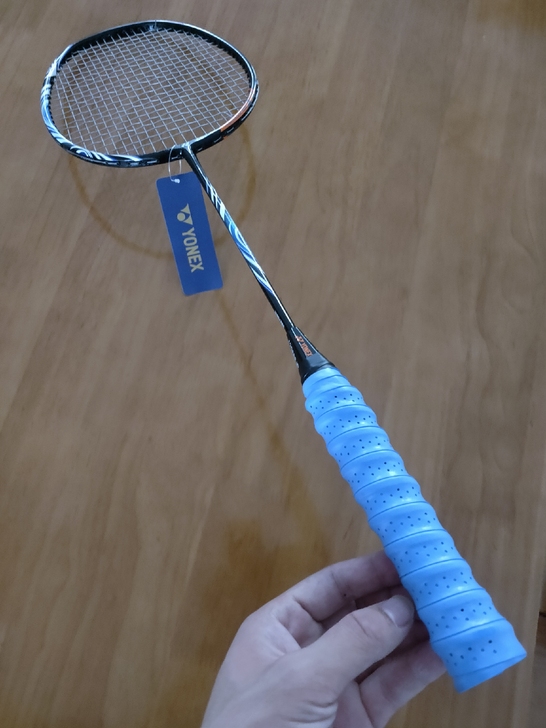 闲置转让个人一手尤尼克斯羽毛球拍