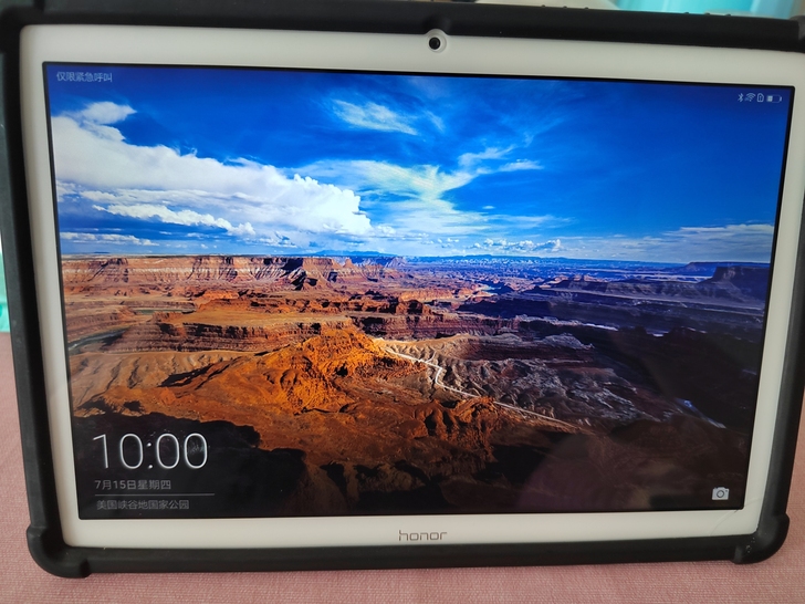 荣耀畅玩平板,没修过,好用,右下方破屏幕裂...