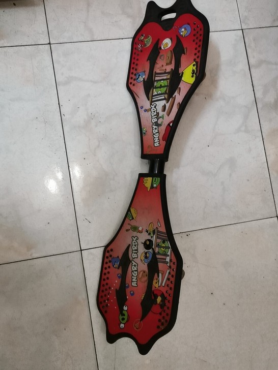 滑板放家里没有滑，浪费，小孩子买来，没有玩...