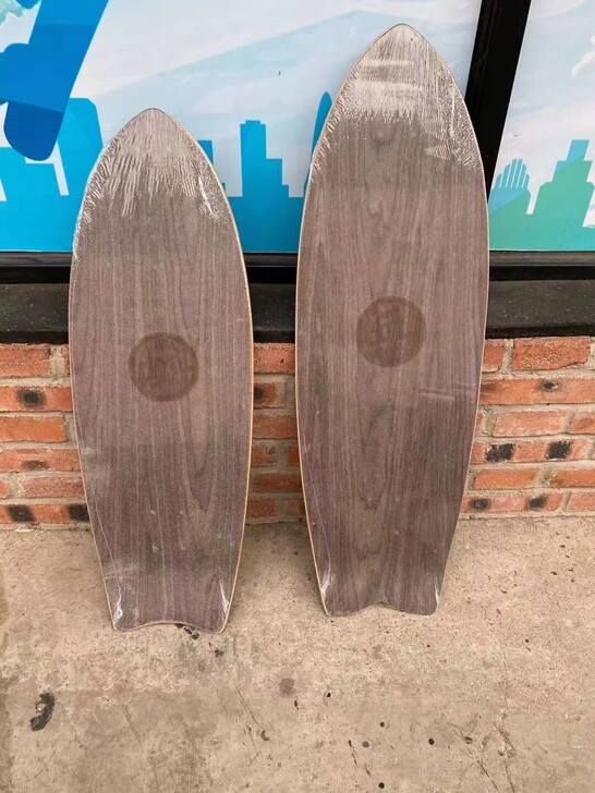 专业陆地冲浪板，适合夏季陆地模仿训练。全新...