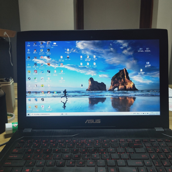 华硕FX60V  飞行堡垒 嘎嘎板正 屏幕...