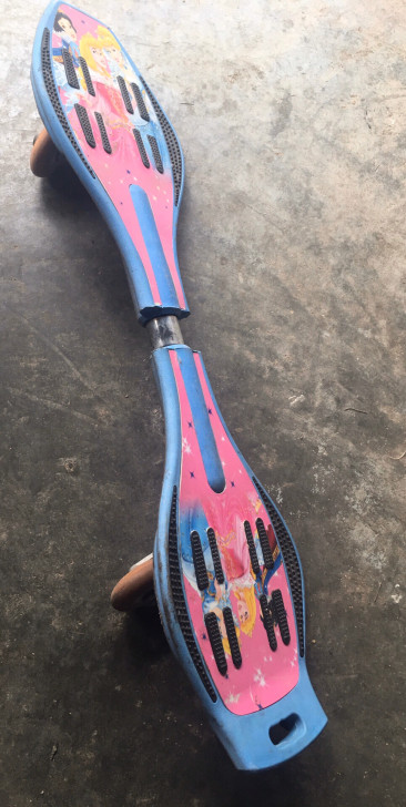 单排轮摇摆滑板