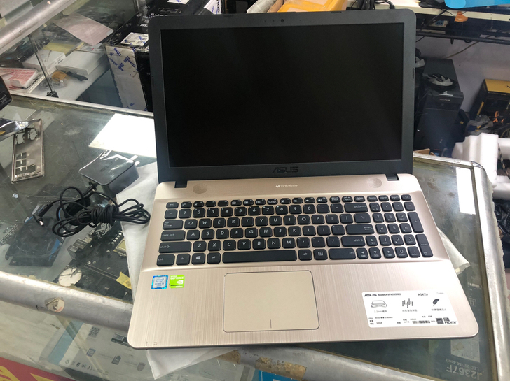 华硕A541U 全新完美成色 库存机