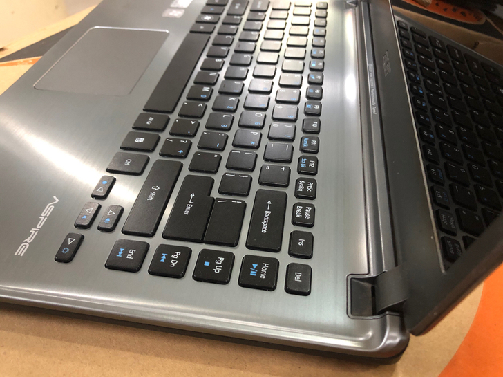 宏基笔记本M5-481，I3-2377处理...