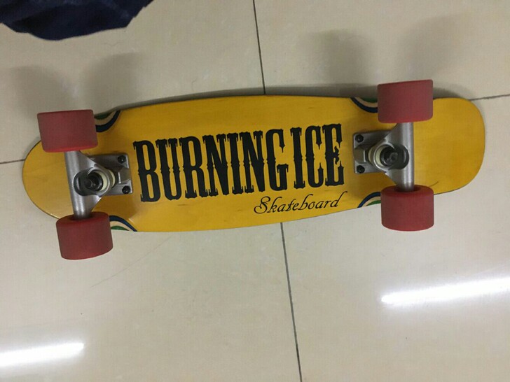 小鱼板 闲置燃烧冰专业枫木小鱼板 95成新...