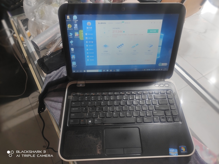 戴尔笔记本电脑