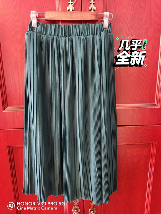 给妈妈买小了，没法退，一次都没穿过，适合体...