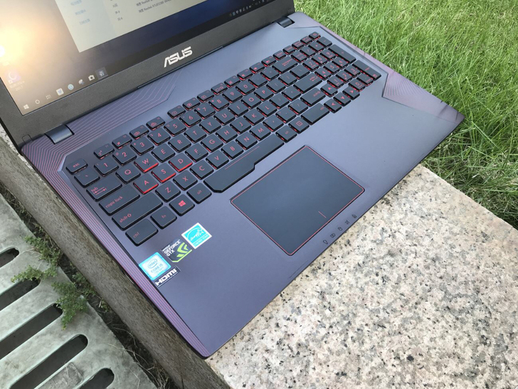 七代i5 独显4g 华硕飞行堡垒游戏本 二...