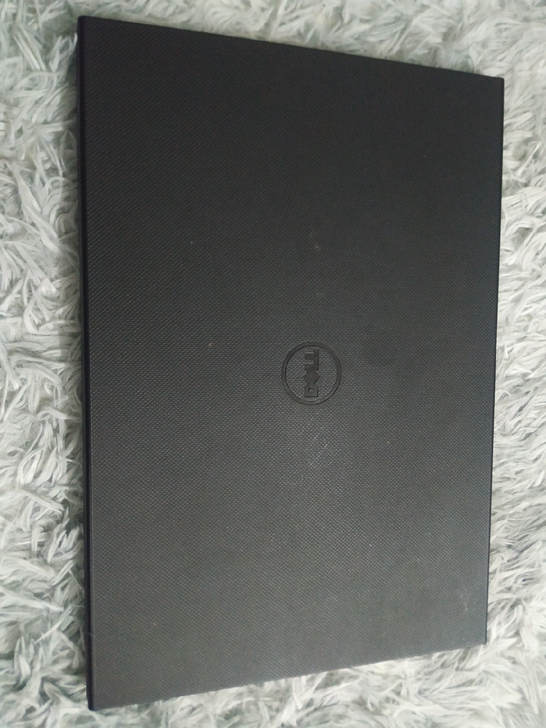 自用闲置戴尔笔记本，屏幕有一条暗纹，看电影...