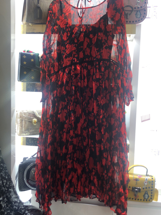 高端商场货设计师款式连衣裙质量非常好亏本出...