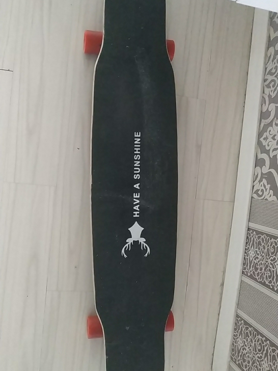 四轮滑板,没大滑过,诚信出售,不包邮,加赠...