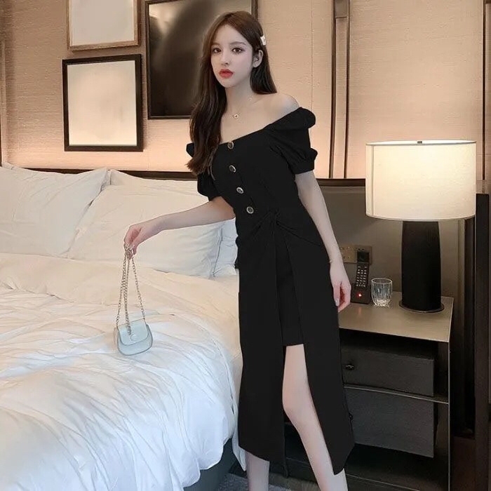 2021新款夏装泡泡袖开衩连衣裙方领露背短...