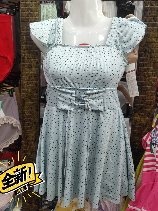 今年新款低价销售 ，女士连体 平角短裤带群...