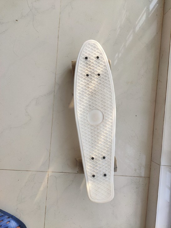 小鱼板，才买一个月，9成新，结实耐用，滑轮...