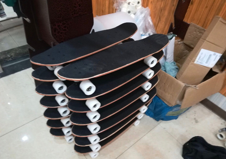 小鱼板大鱼板滑板店低价处理80 滑板店不做...