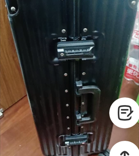 大学毕业了，有几个全新的行李箱24寸。防刮...