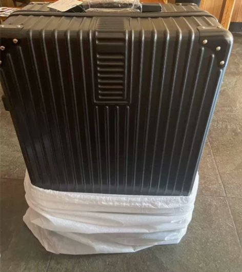 全新 26寸皮箱 只有黑色80元包邮 旅...