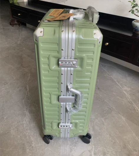 少量现货漫游行李箱，假一赔万，工厂直发全新...