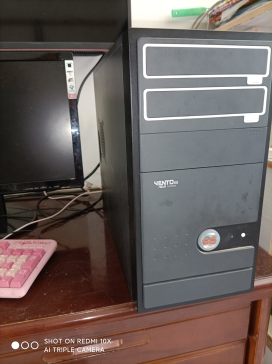 出售闲置二手电脑机箱,19寸LG显示器,电...