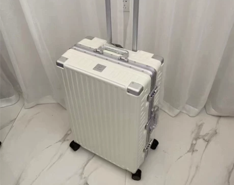 漫游行李箱出口日本纯pc铝框20寸24寸2...