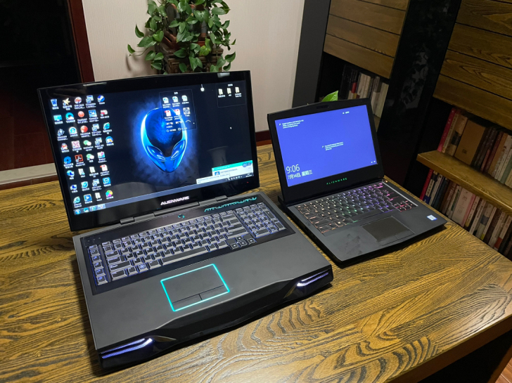 绝版外星人 M18 R1 经典屏幕尺寸惊艳...